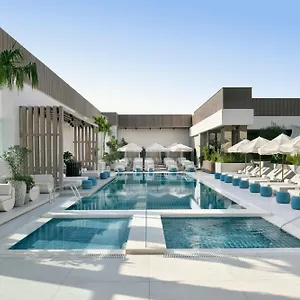 Sheraton Grand Hotel, Отель